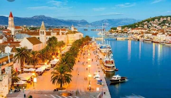 Apartment Beljan Trogir Exterior photo